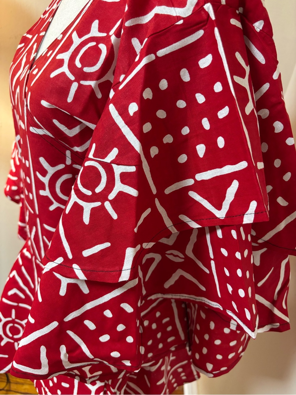 Red V-Neck Geometric Print Ruffle Sleeve Tunic - Picture 12 of 16